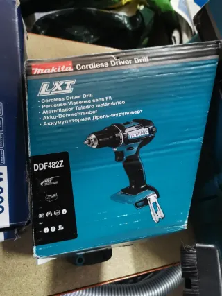 Taladro Makita 18V + Set Brocas Hexagonales