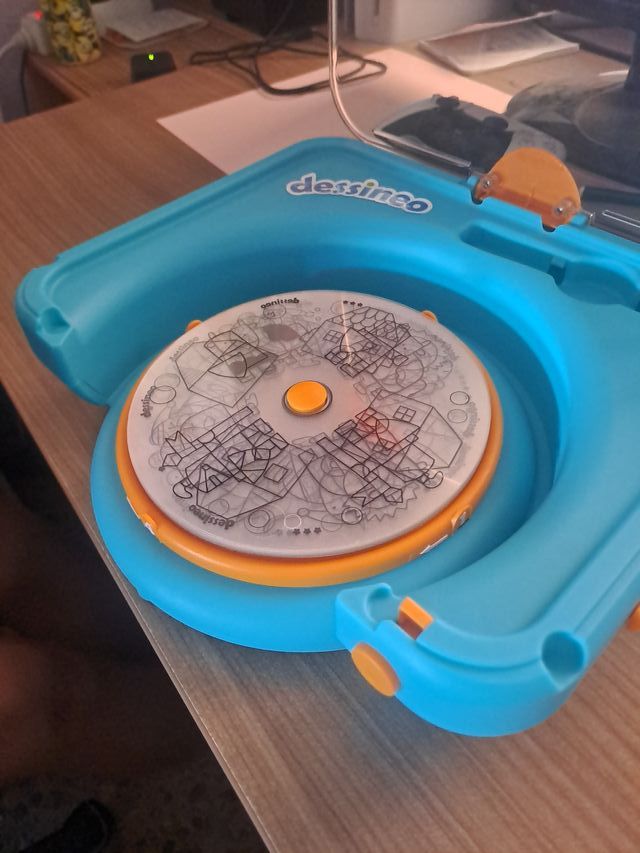 Aprende a Dibujar Paso a Paso, en su caja Dessineo