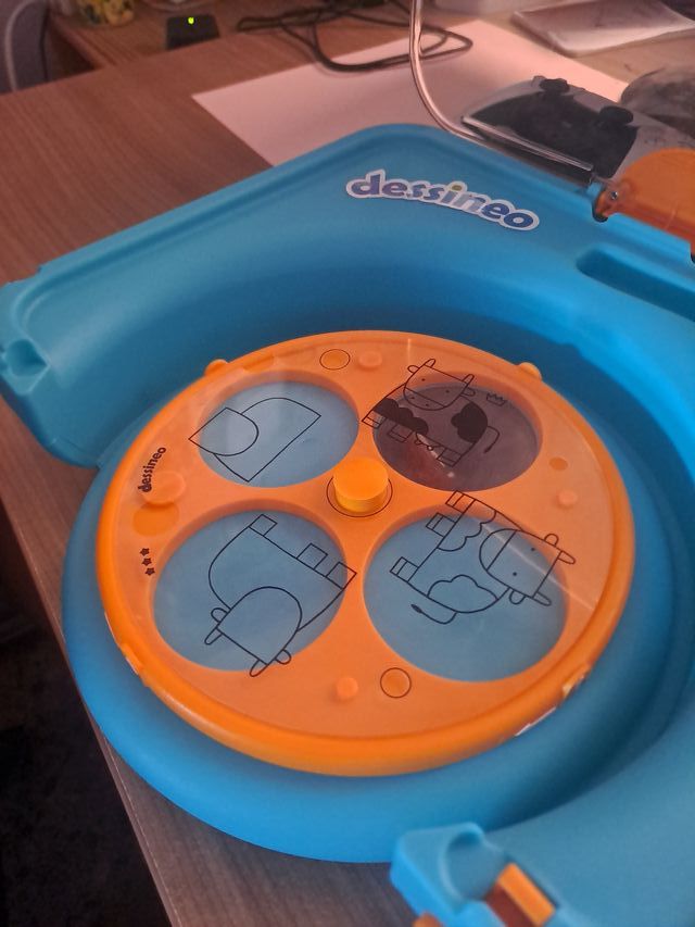 Aprende a Dibujar Paso a Paso, en su caja Dessineo