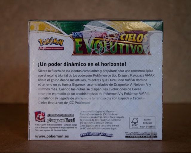 Caja Pokémon Cielos Evolutivos - Juego Cartas
