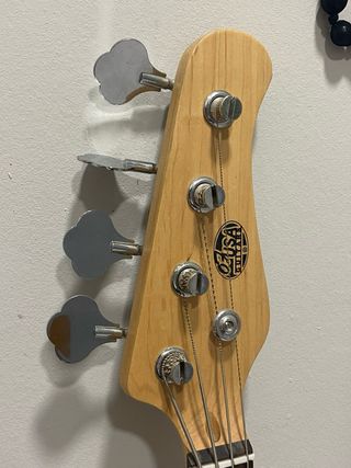 Bajo, Amplificador, Funda y Cable