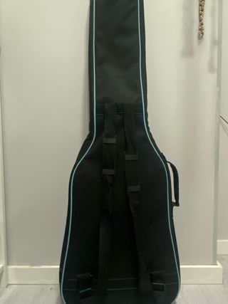 Bajo, Amplificador, Funda y Cable