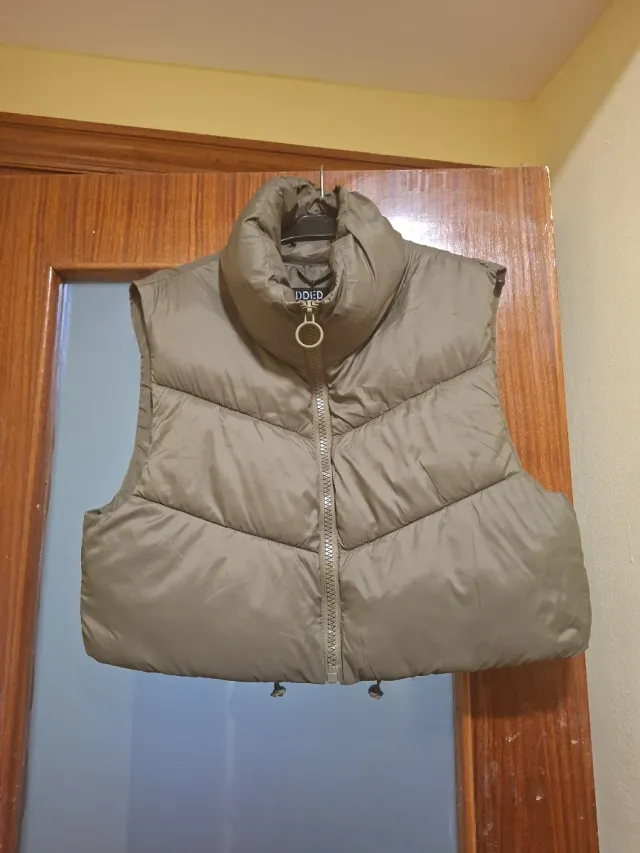 Chaleco acolchado verde oliva talla S