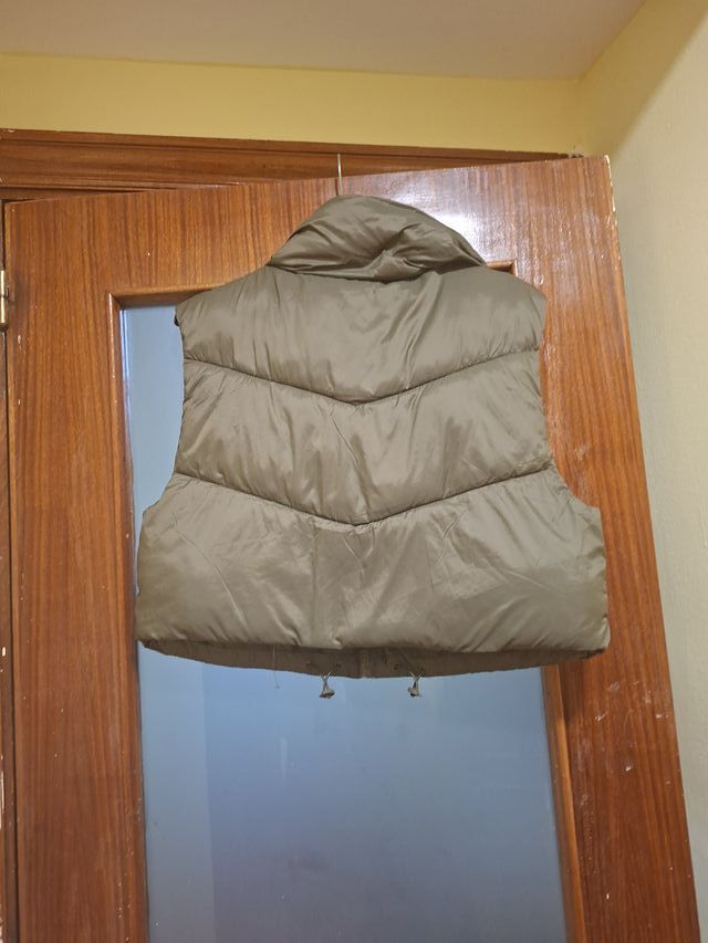 Chaleco acolchado verde oliva talla S