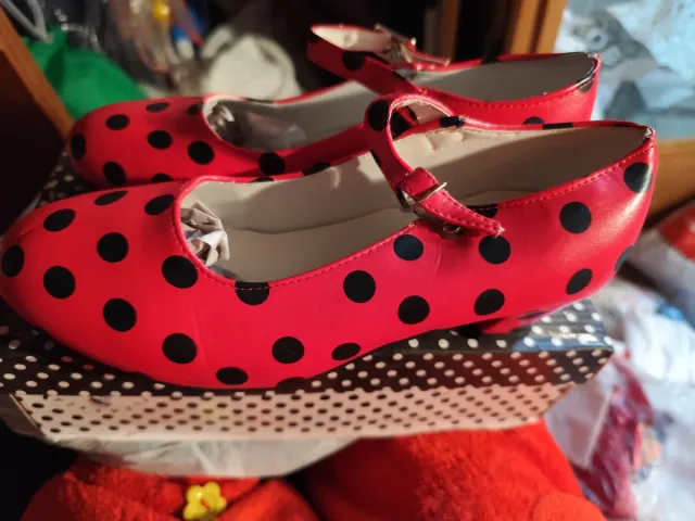 Zapatos tacón lunares rojos negros T36 de segunda mano por EUR