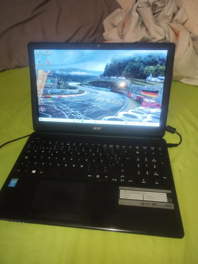Computer portatile Acer i5 nero