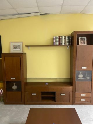 Mueble de salón madera y cristal