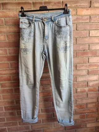 Pantalón vaquero mujer con pedrería