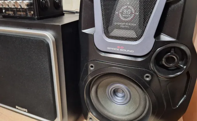 POTENTISIMO ALTAVOZ BLUETOOTH 300W de salida!!!!