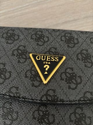 Bolso Guess Negro y Gris