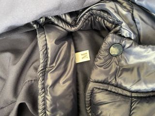 plumón azul marino brillante capucha desmontable