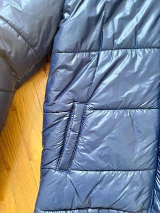 plumón azul marino brillante capucha desmontable