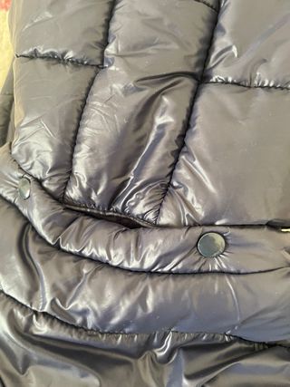 plumón azul marino brillante capucha desmontable