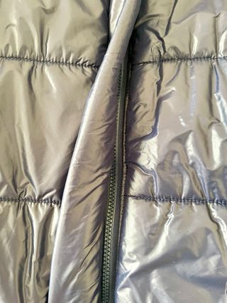 plumón azul marino brillante capucha desmontable