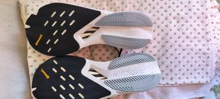 Zapatilla Adidas adizero 12 Negra y Verde.