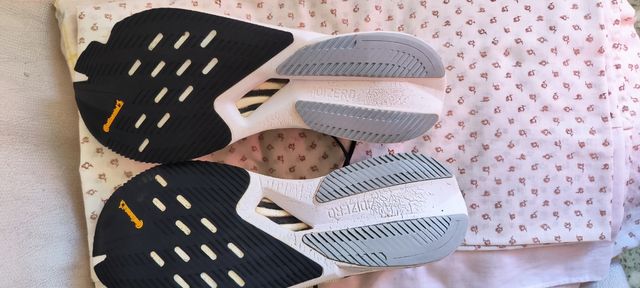 Zapatilla Adidas adizero 12 Negra y Verde.