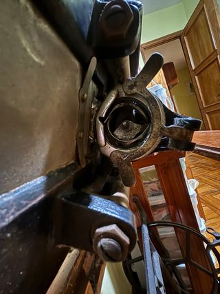 Máquina de coser antigua Alfa