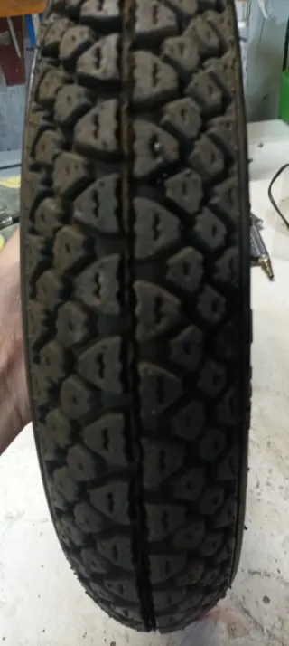 5 pneumatici 3.50 R 10 + 5 camere d'aria