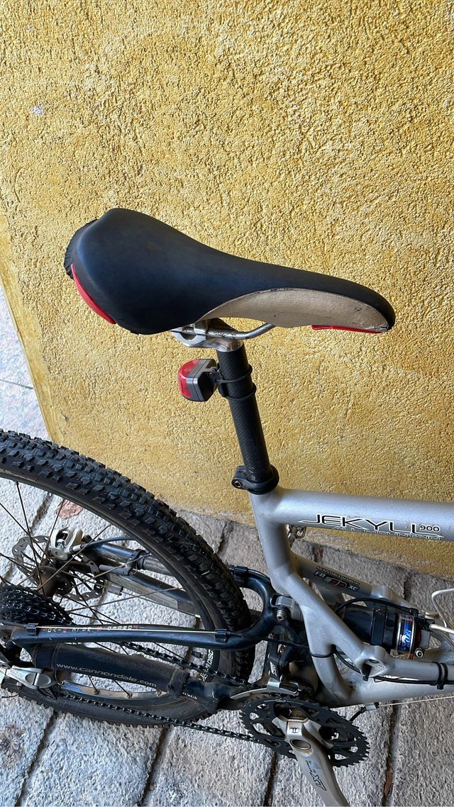 Bicicletta Cannondale Jekyll Silver