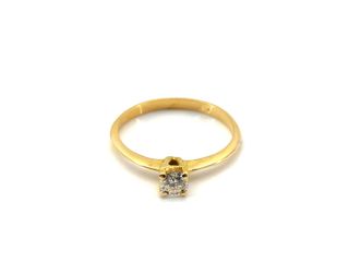 sello oro 18k con piedra con diamante