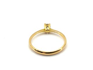 sello oro 18k con piedra con diamante