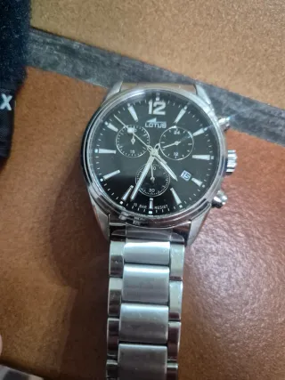 Reloj Lotus Cronógrafo Negro y Plateado