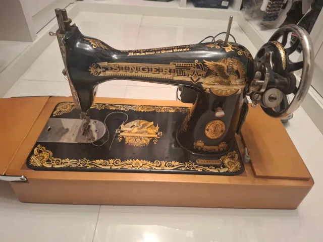 Máquina de coser Singer antigua 1923