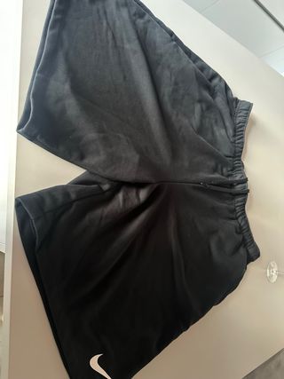 Bermudas deportivas Nike negras