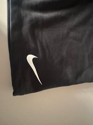 Bermudas deportivas Nike negras