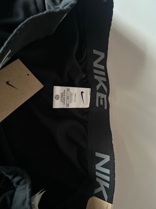 Bermudas deportivas Nike negras
