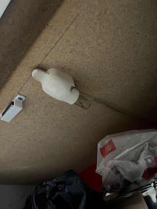 Cómoda antigua con luz interior