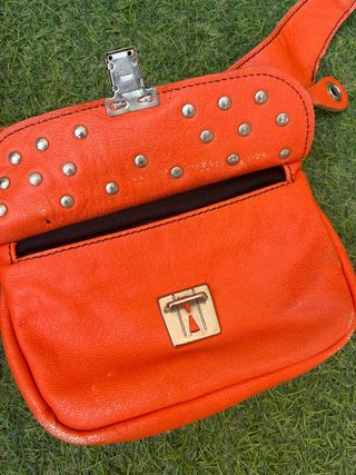 Riñonera Caomka Piel Naranja Tachuelas