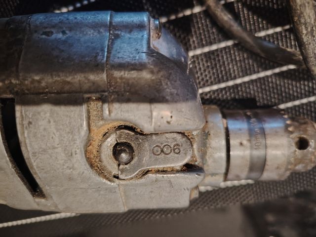 Taladro antiguo funcionando