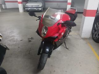 Hyosung 125cc Roja