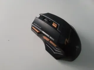 Ratón Gaming Negro y Dorado