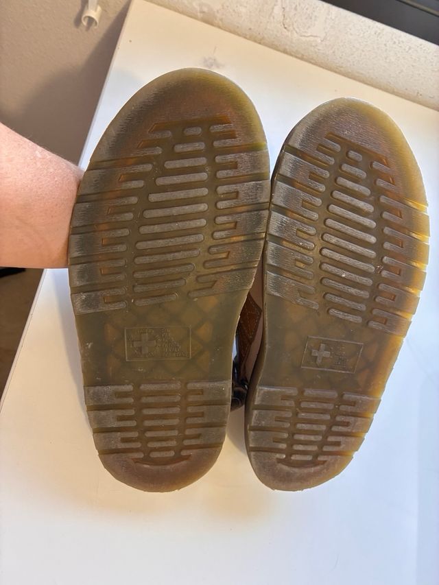 Zuecos Dr. Martens Nobuck Beige/Marrón