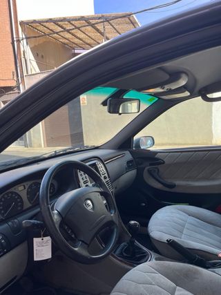 Lancia Lybra 1.9jtd del año 2000