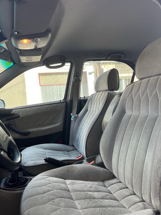 Lancia Lybra 1.9jtd del año 2000