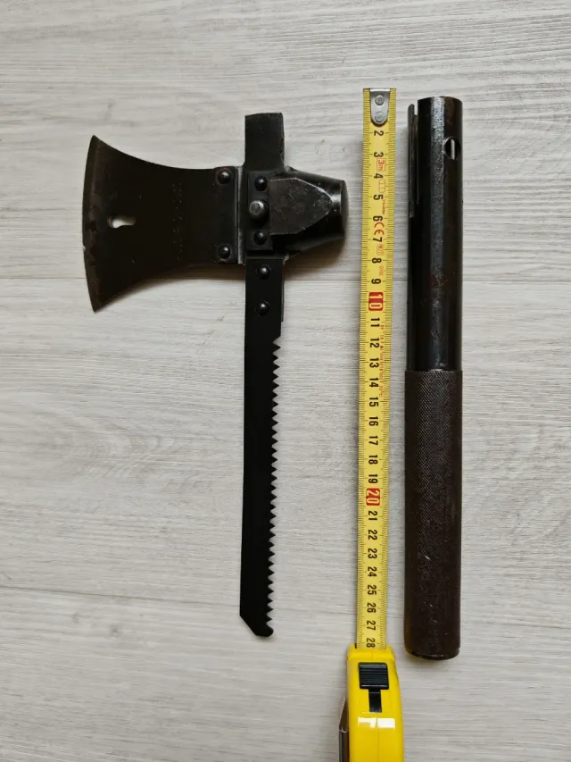 Arnese tattico multifunzione