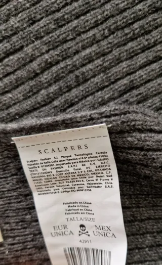 Bufanda gris, acanalada, Hombre,  Scalpers.