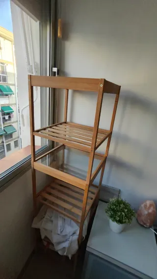 Una Mesita de madera