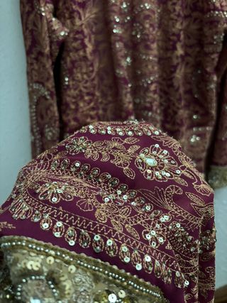 Caftán Vintage Bordado Dorado