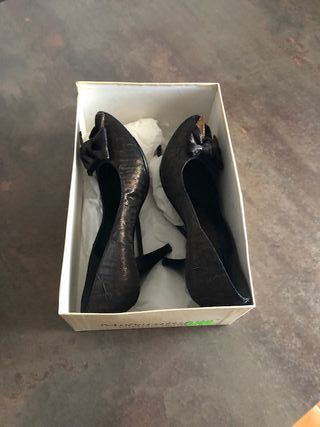 Scarpe donna tacco nero oro