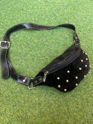 Riñonera piel ante, modelo Retrochic  Negra 