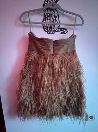 Vestido plumas fiesta