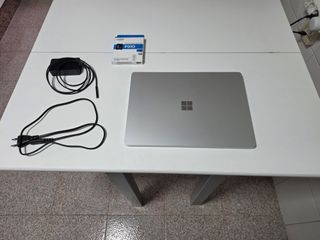 Surface Laptop 15" Copilot+ (X Elite) ¡Como Nuevo!