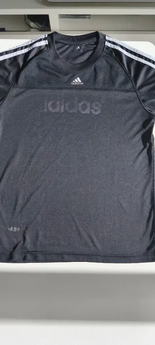 Camiseta Adidas Negra