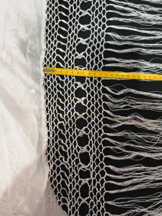 Mantón de Manila bordado blanco sin etiqueta