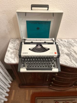 Máquina de escribir Olympia Traveller
