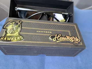 Gafas de sol Arnette negras y doradas